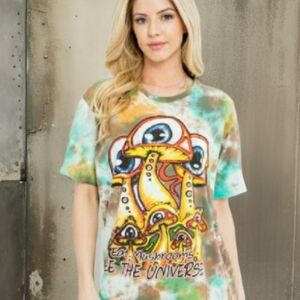 Trippy Mushrooms design tie dye tee
